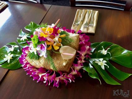 Hawaiian Table-Piece