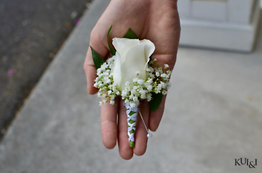 Traditional Groom\'s Boutonniere