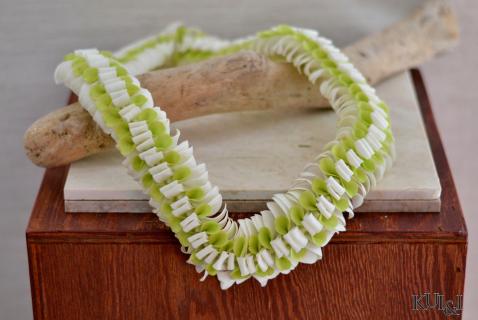 Green & White Flat Orchid Lei