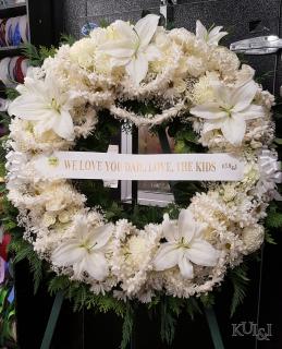 White Circle Wreath with Tuberose Leis