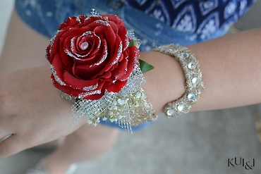 Glamelia Red Rose Wristlet