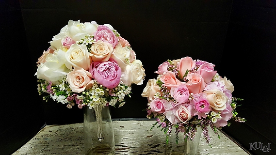 Matching Bride & Maid of Honor Bouquets
