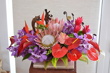 Tropical Hotel Centerpiece